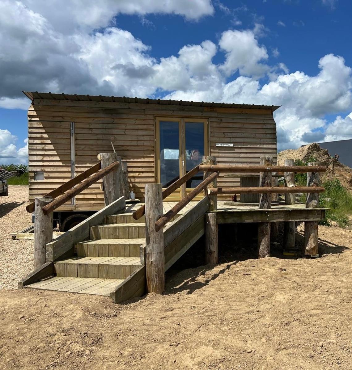 Tiny House Guest House Digny ภายนอก รูปภาพ