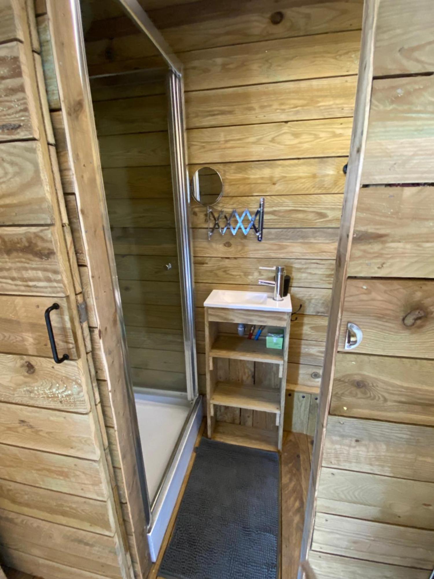 Tiny House Guest House Digny ภายนอก รูปภาพ