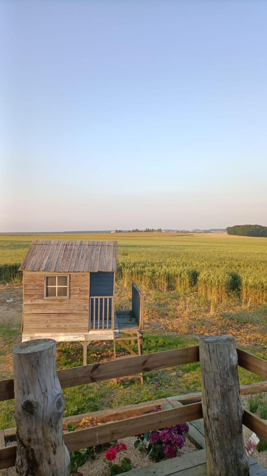 Tiny House Guest House Digny ภายนอก รูปภาพ
