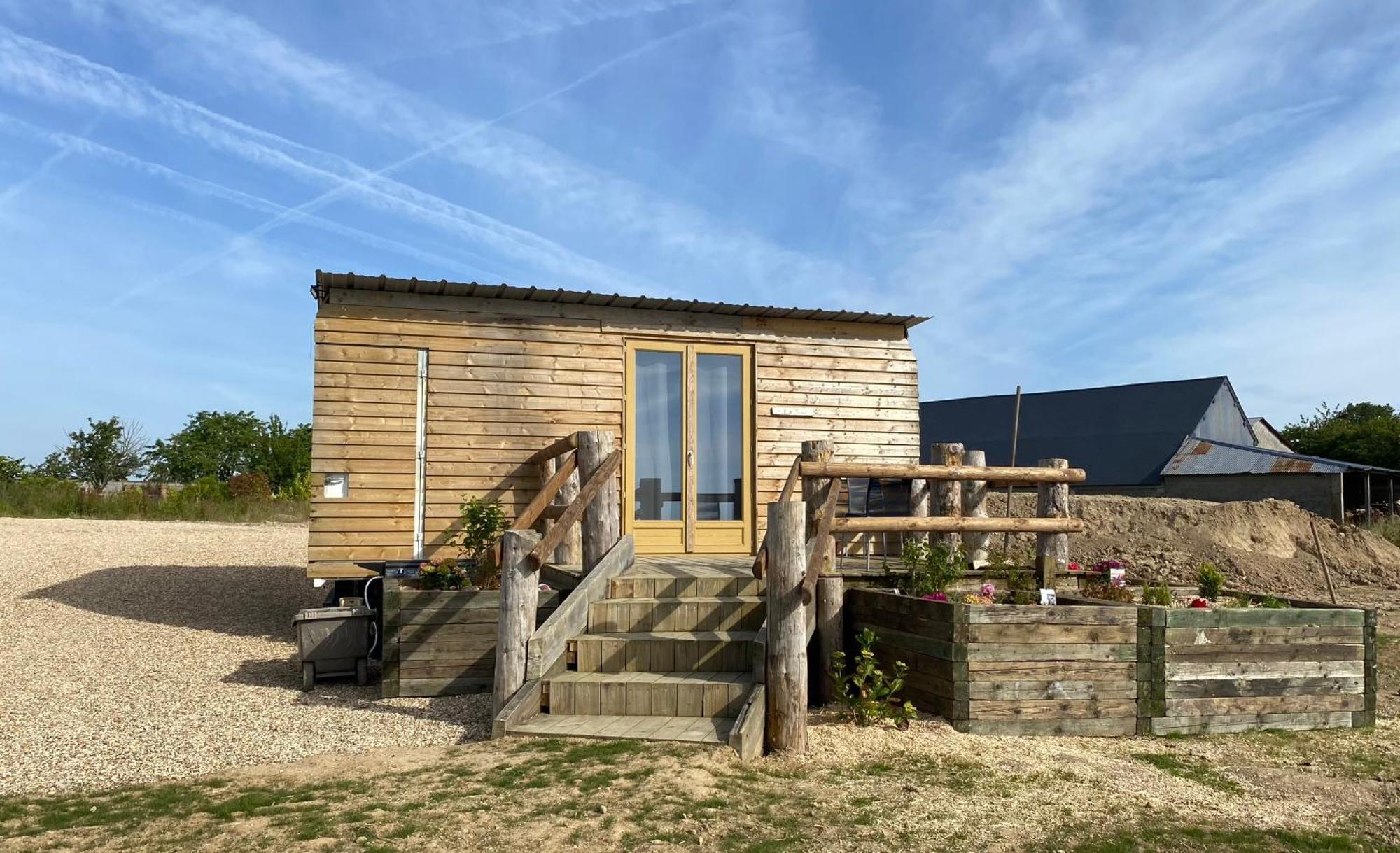Tiny House Guest House Digny ภายนอก รูปภาพ