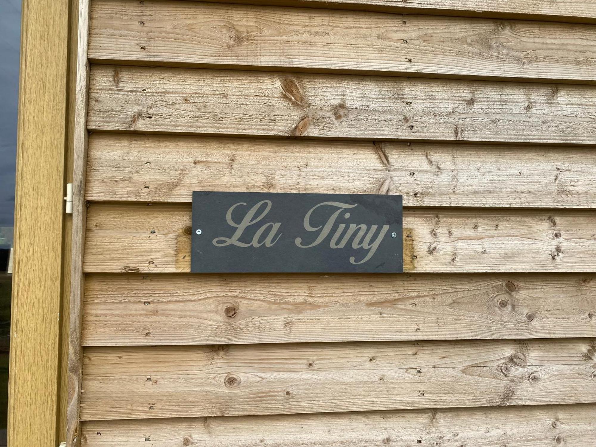 Tiny House Guest House Digny ภายนอก รูปภาพ